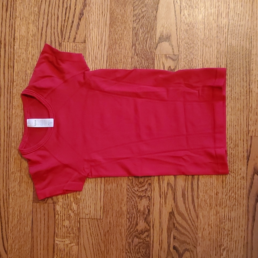 Ivivva red t-shirt